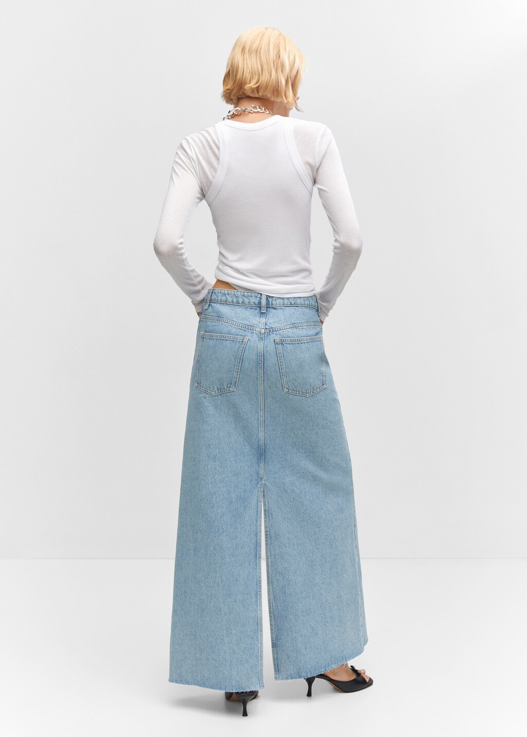 Denim skirt with buttons - Reverse of the article