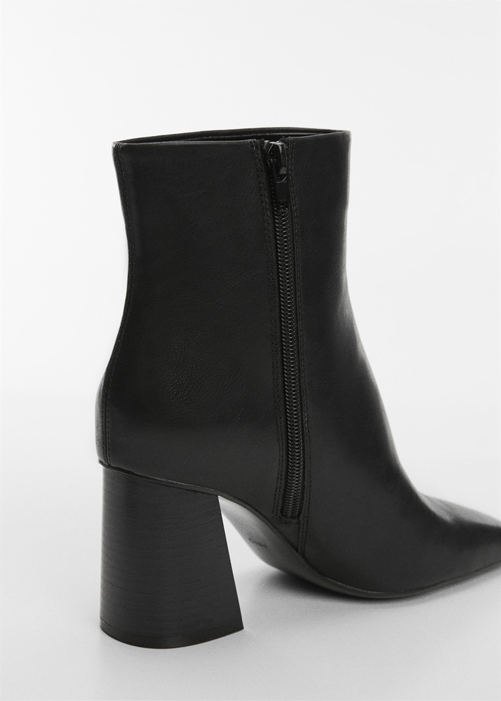 Ankle boots with square toe heel - Details of the article 1