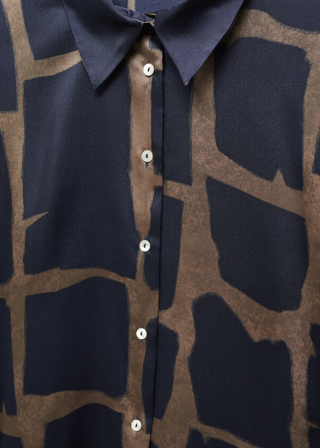 Printed long shirt - Details of the article 8