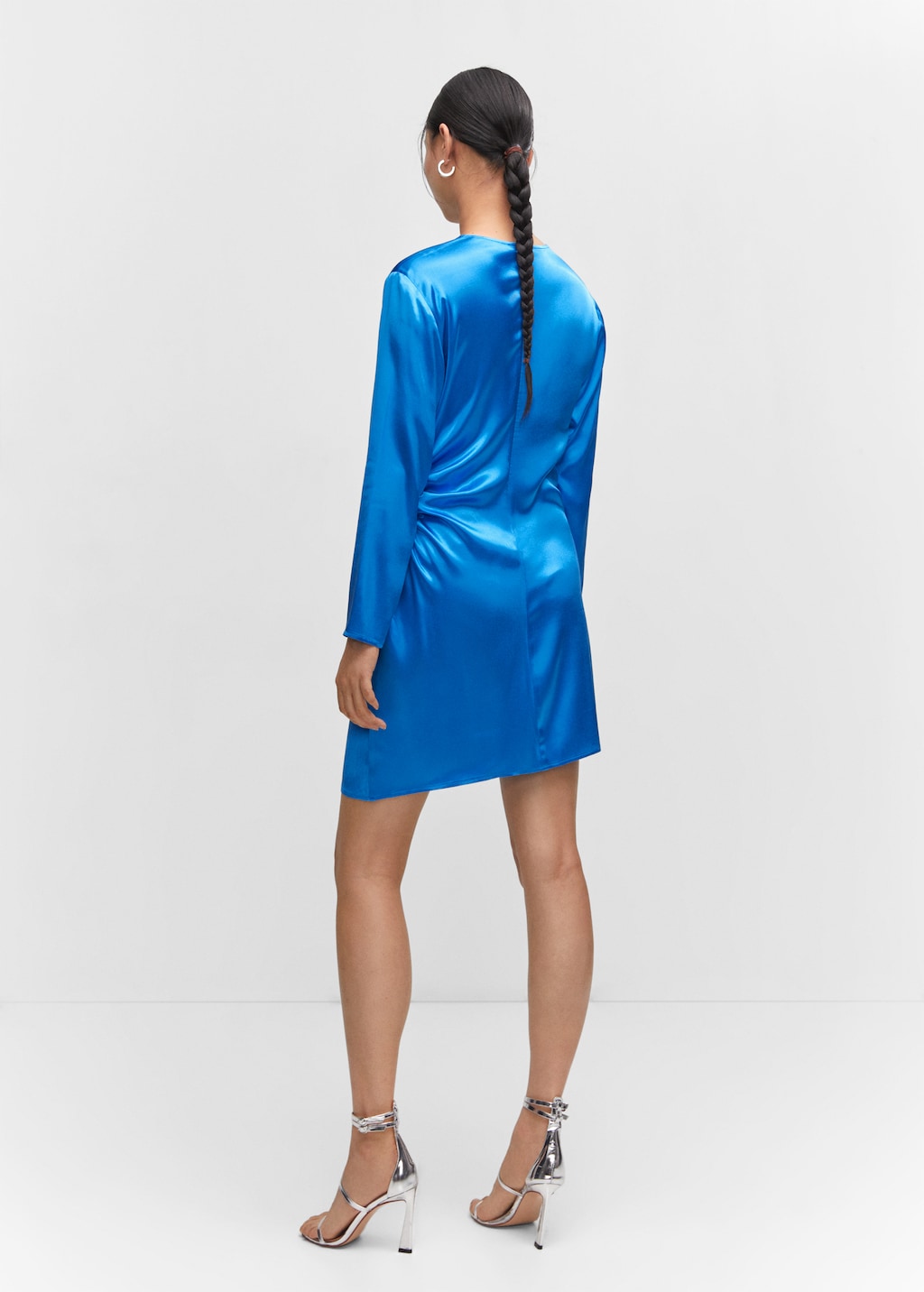 Side-slit satin dress - Reverse of the article