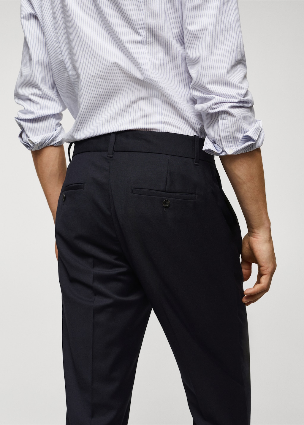 Virgin wool pleated trousers - Details of the article 6