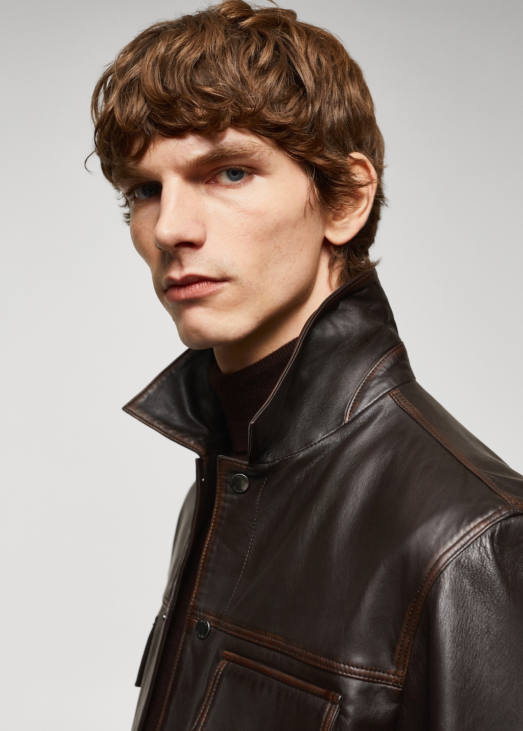 Leather jacket with worn effect - Details of the article 4