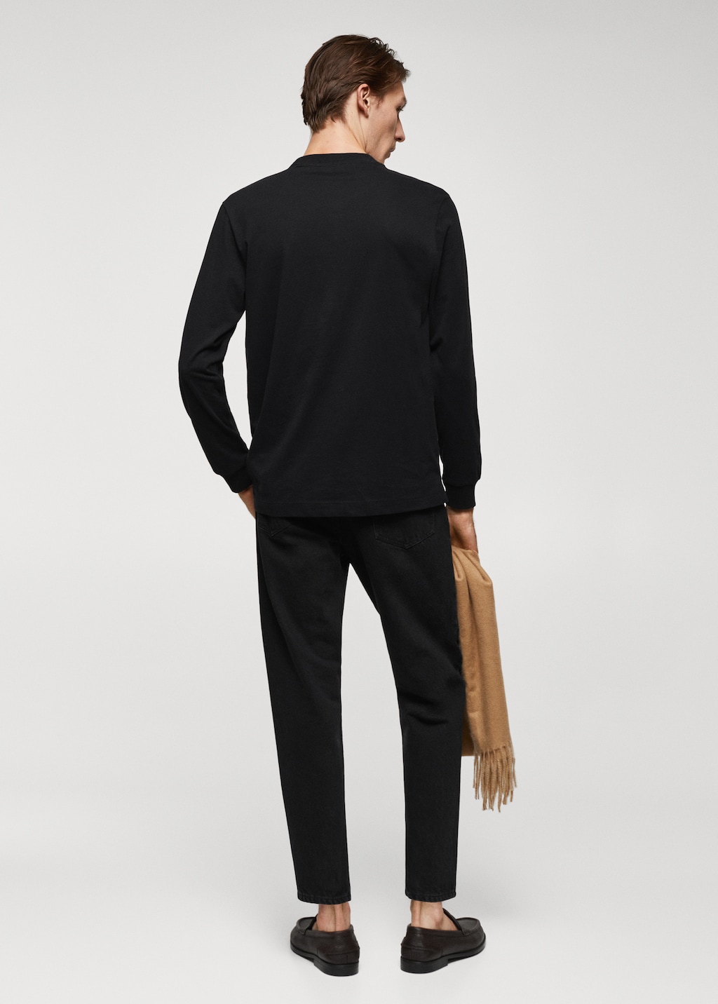 Long-sleeved t-shirt with pockets - Reverse of the article