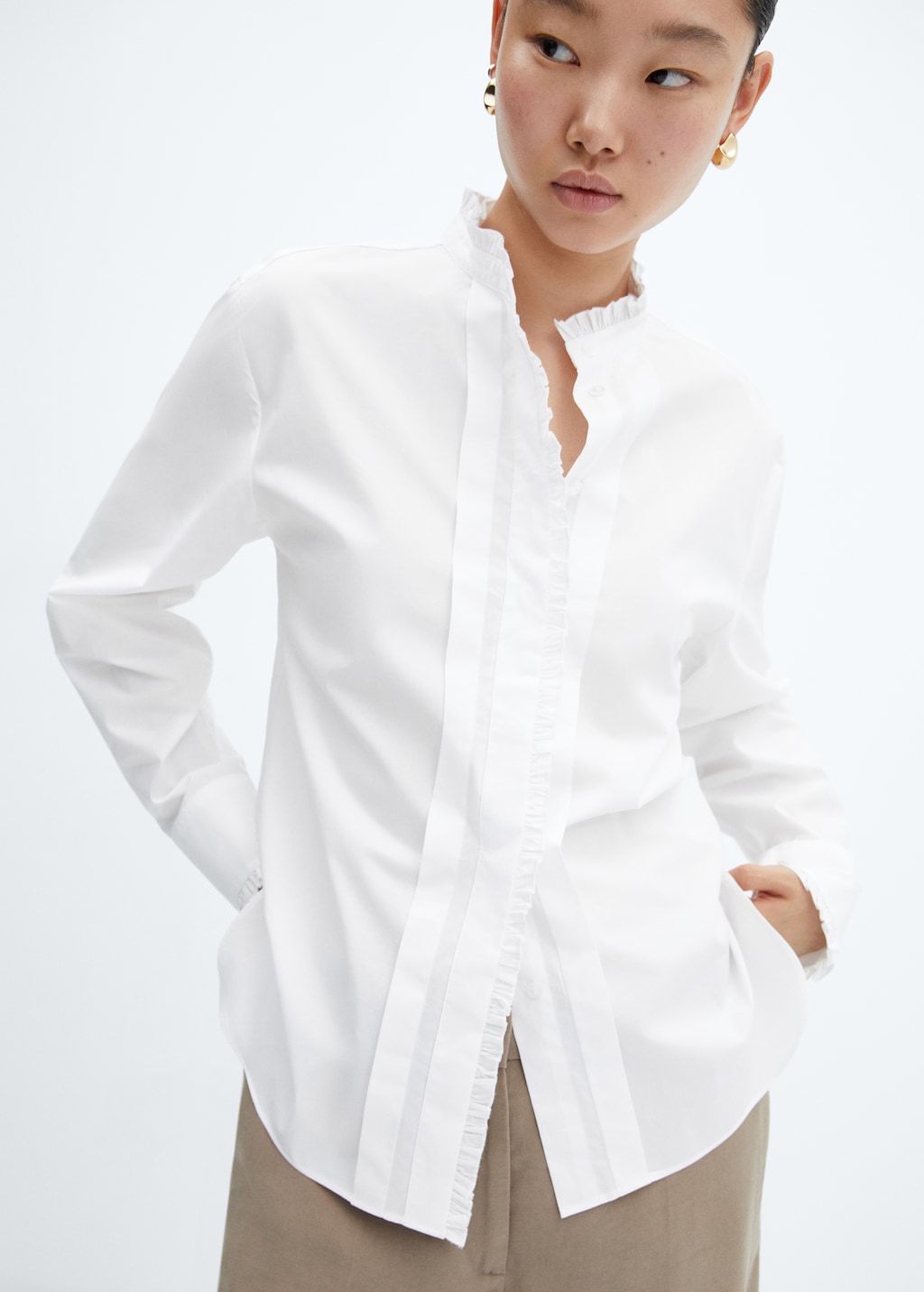 Shirt with frilly trim - Details of the article 6