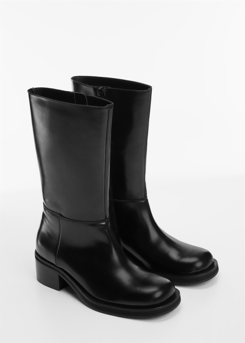 Leather boots with zip closure - Medium plane