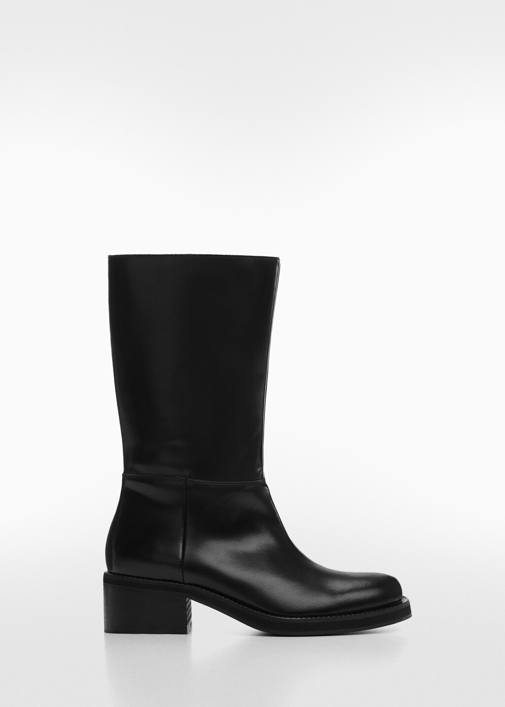 Leather boots with zip closure - Article without model