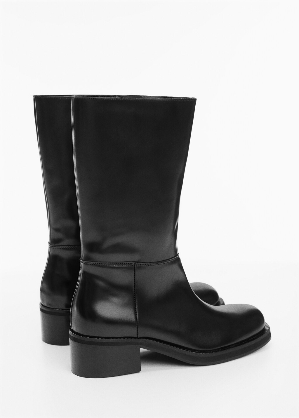 Leather boots with zip closure - Details of the article 1