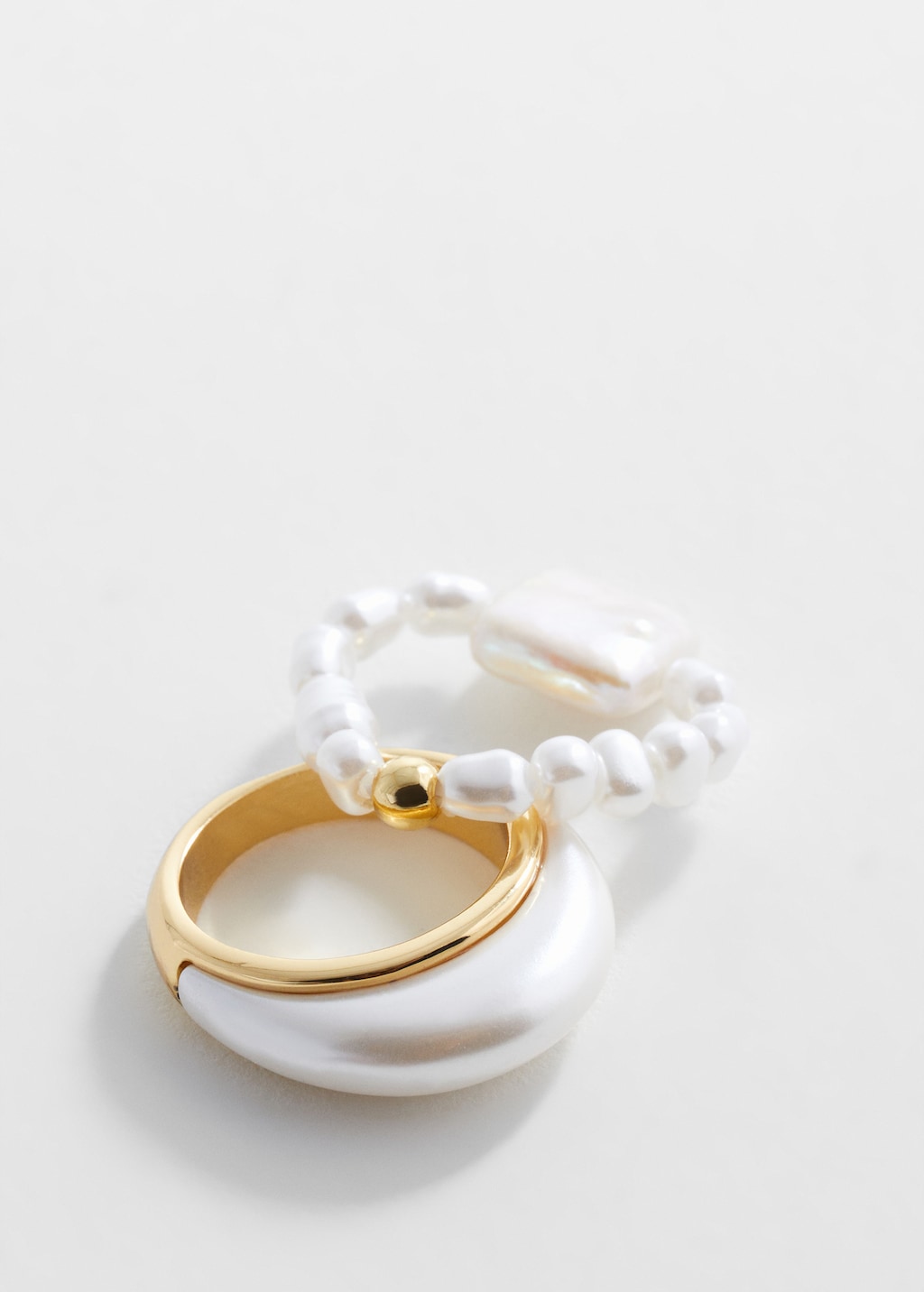 Set of pearl-effect rings  - Medium plane