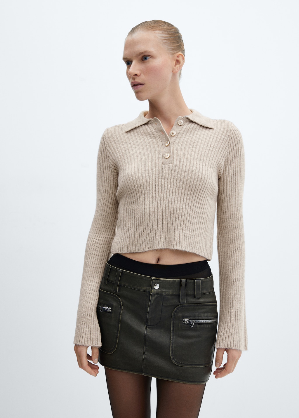 Polo-neck sweater with flared sleeves - Medium plane