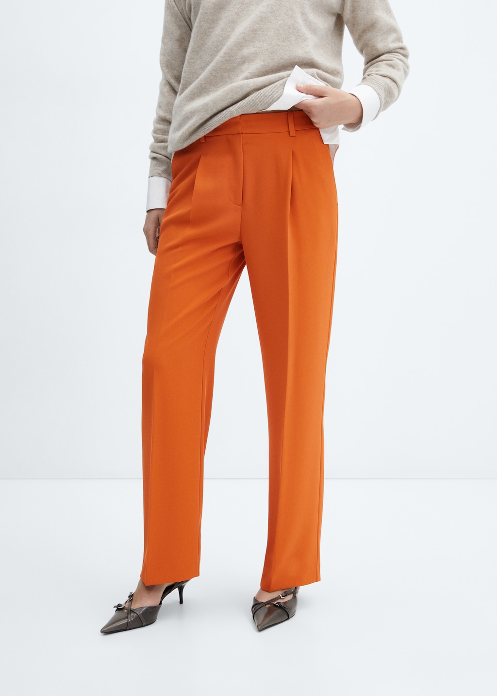 Straight-fit pleated trousers - Medium plane