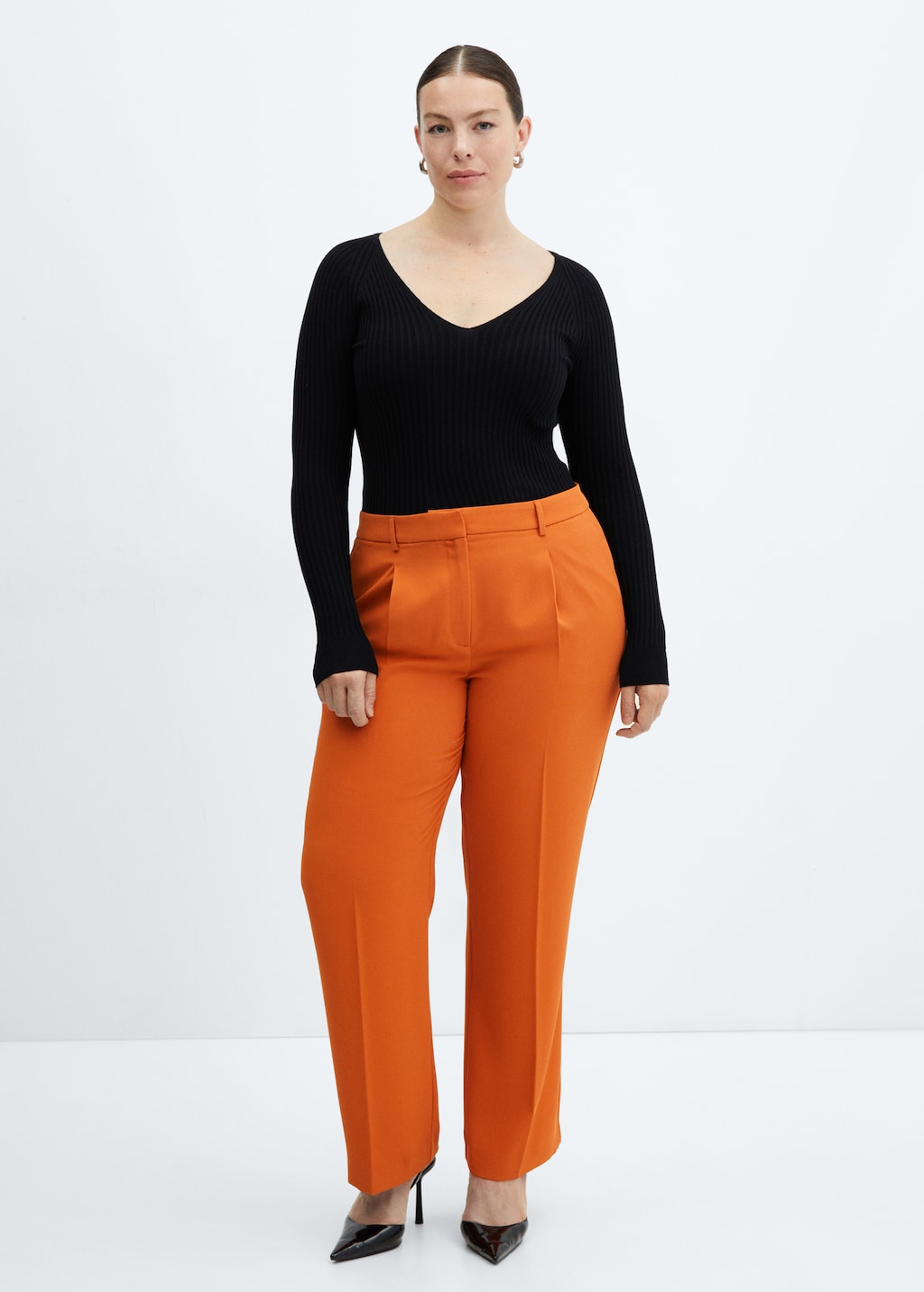 Straight-fit pleated trousers - Details of the article 3