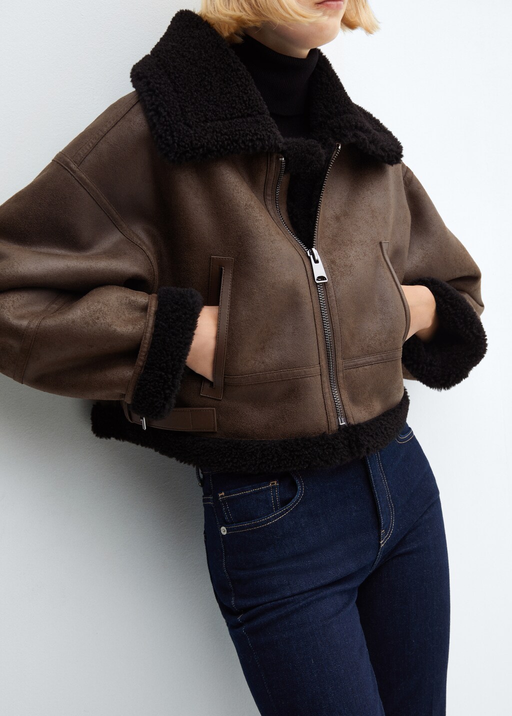 Short jacket with shearling-effect lining - Details of the article 6