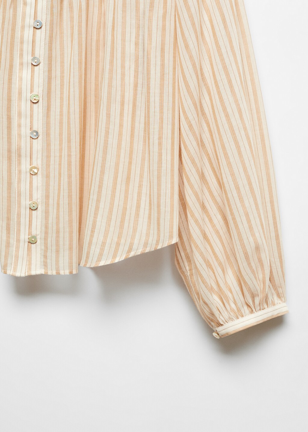 Blouse with puffed sleeves and buttons  - Details of the article 8