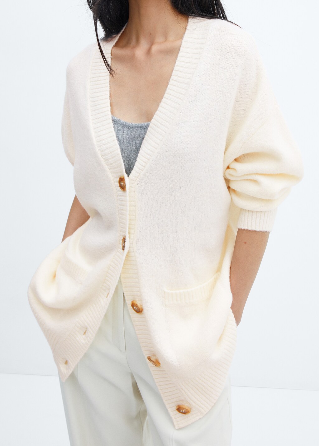 Oversized cardigan with buttons - Details of the article 6