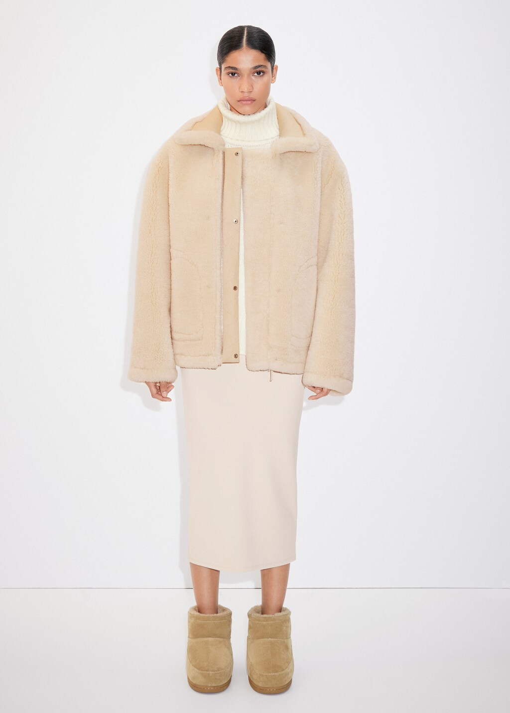 Reversible leather and fur-effect coat - Details of the article 6