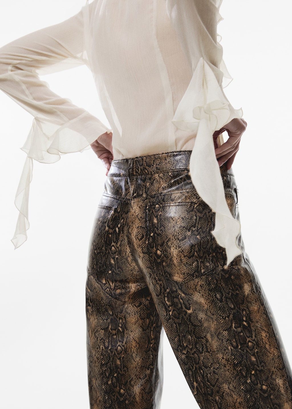 Snake print trousers - Details of the article 6