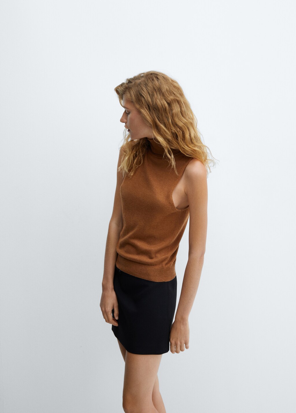 Turtleneck knitted top - Details of the article 2