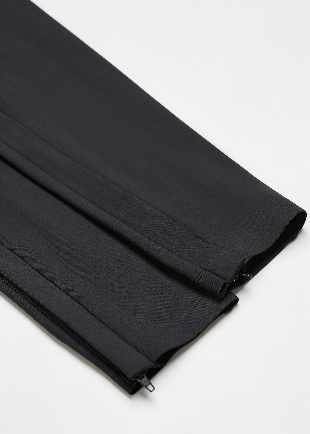 Leggings with zipped hem  - Details of the article 8