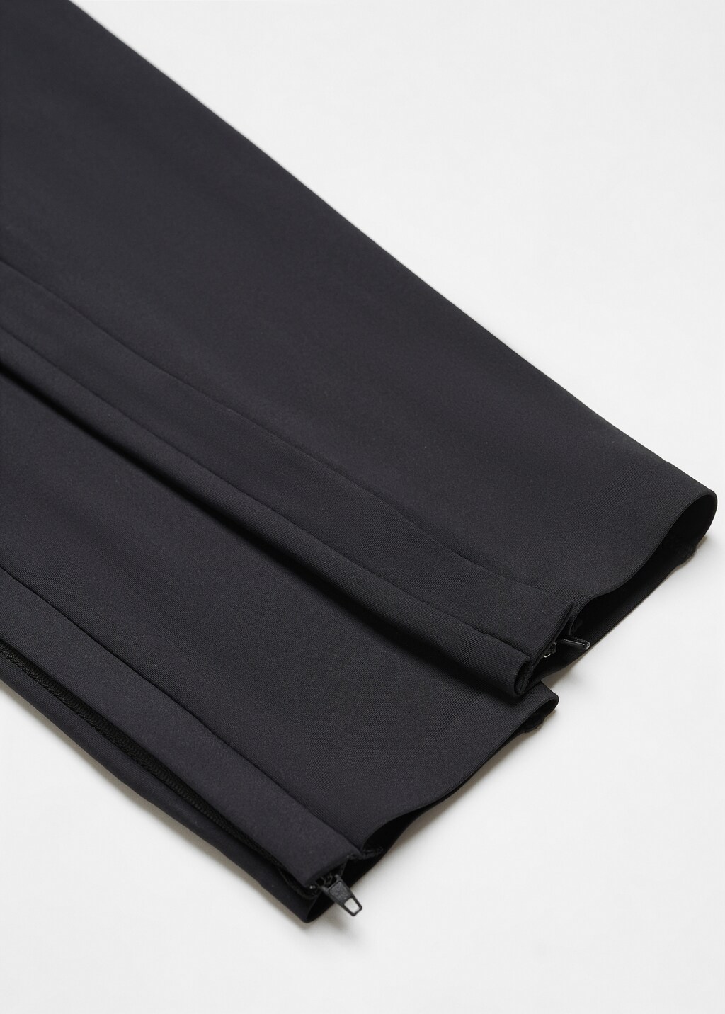 Leggings with zipped hem - Details of the article 8