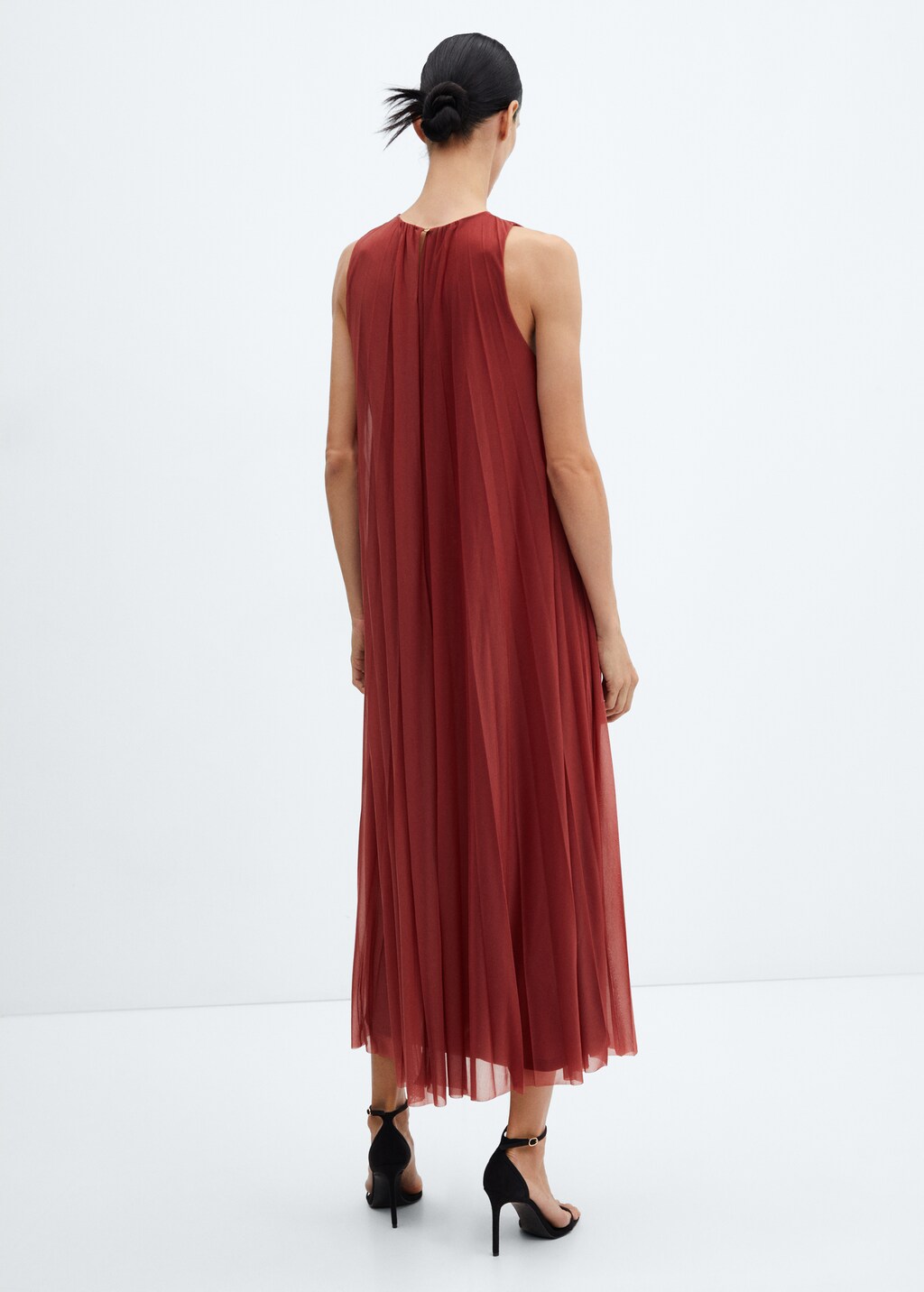 Pleated long dress - Reverse of the article