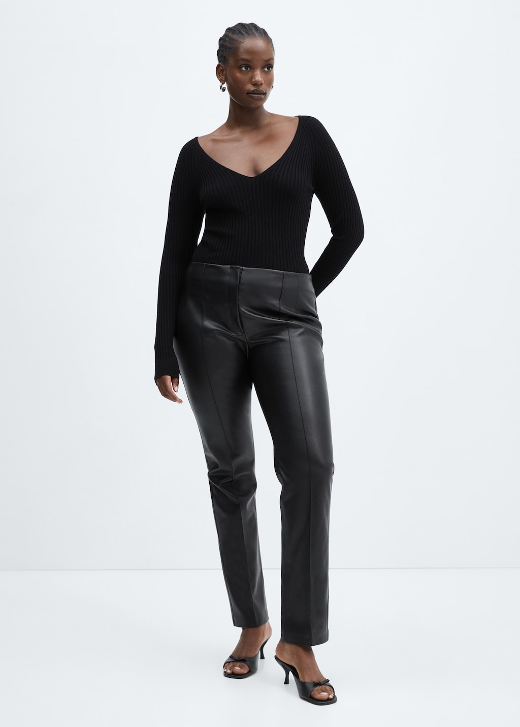 Leather-effect skinny trousers - Details of the article 3