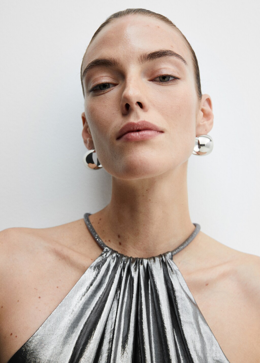 Metallic top with rigid neck - Details of the article 1