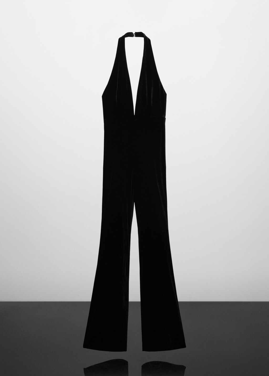 Halter-neck velvet jumpsuit - Article without model