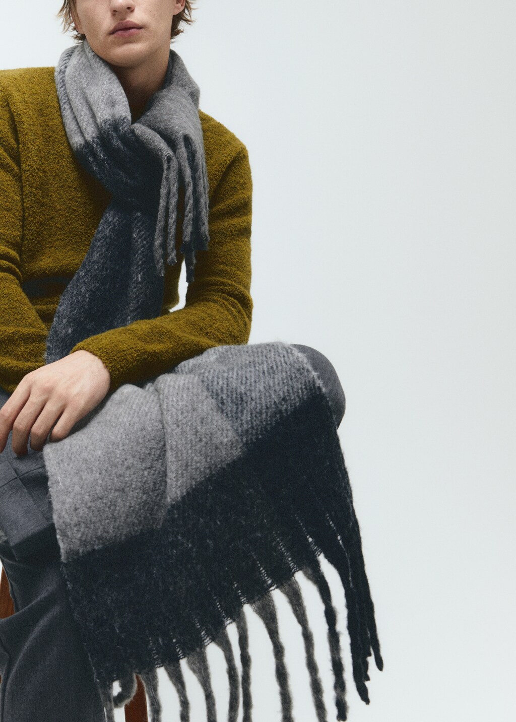 Woollen check scarf - Details of the article 4