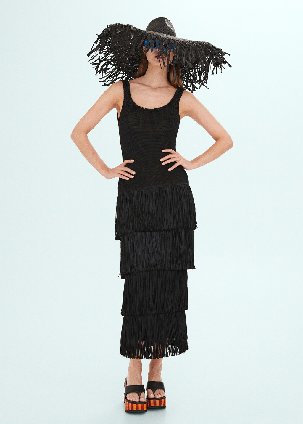 Knitted dress with fringe design - General plane