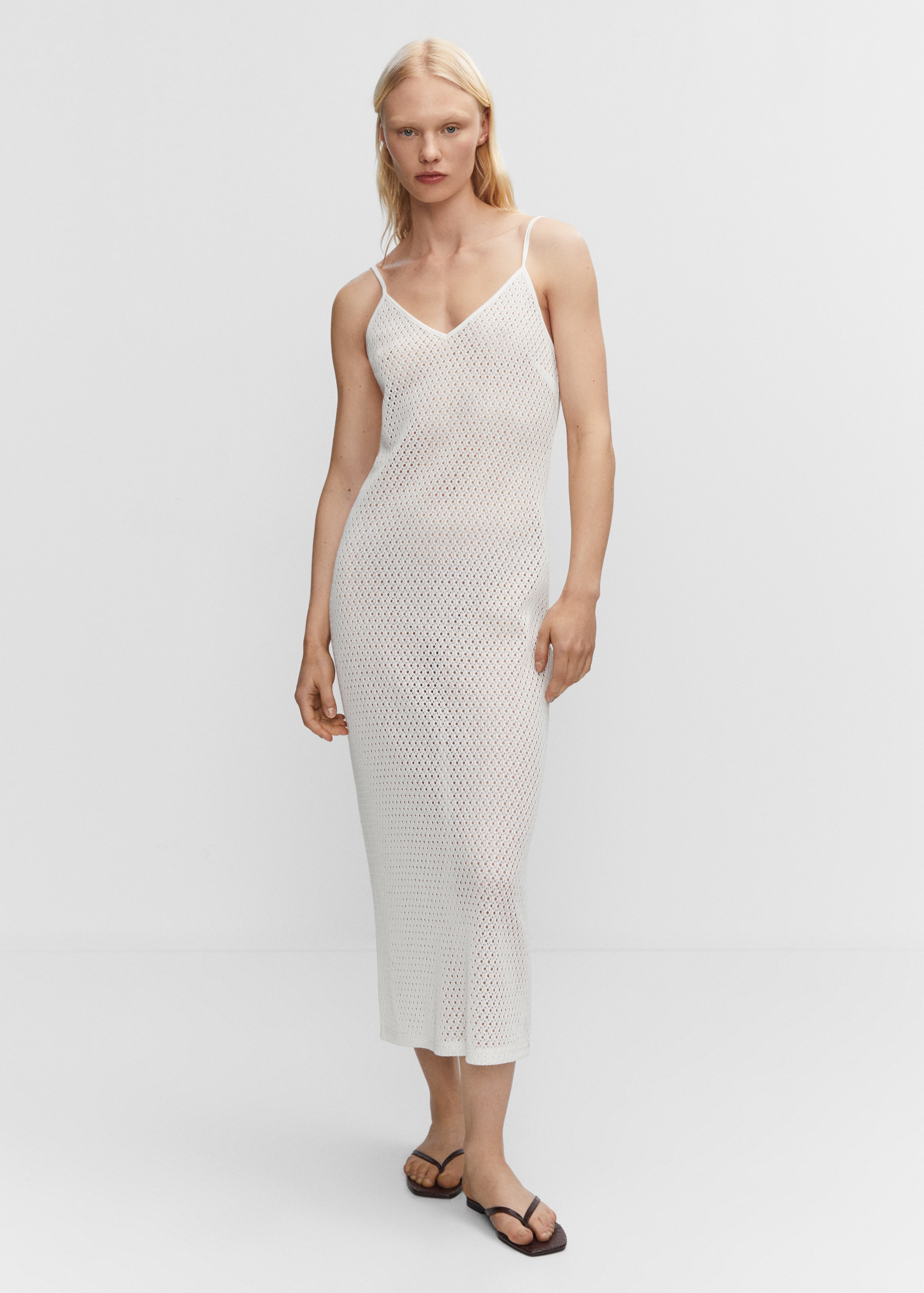 Long openwork knitted dress - General plane