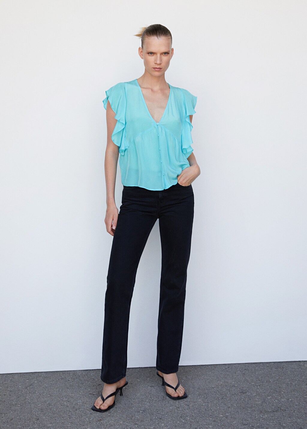 Ruffled blouse - General plane