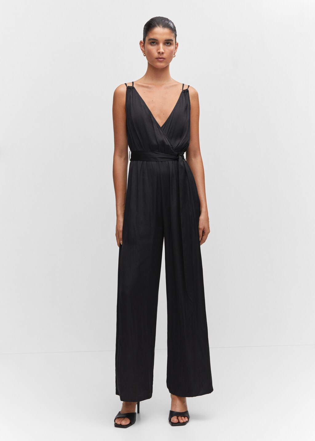 Satinierter Jumpsuit mit Plisséefalten - Allgemeine Ansicht