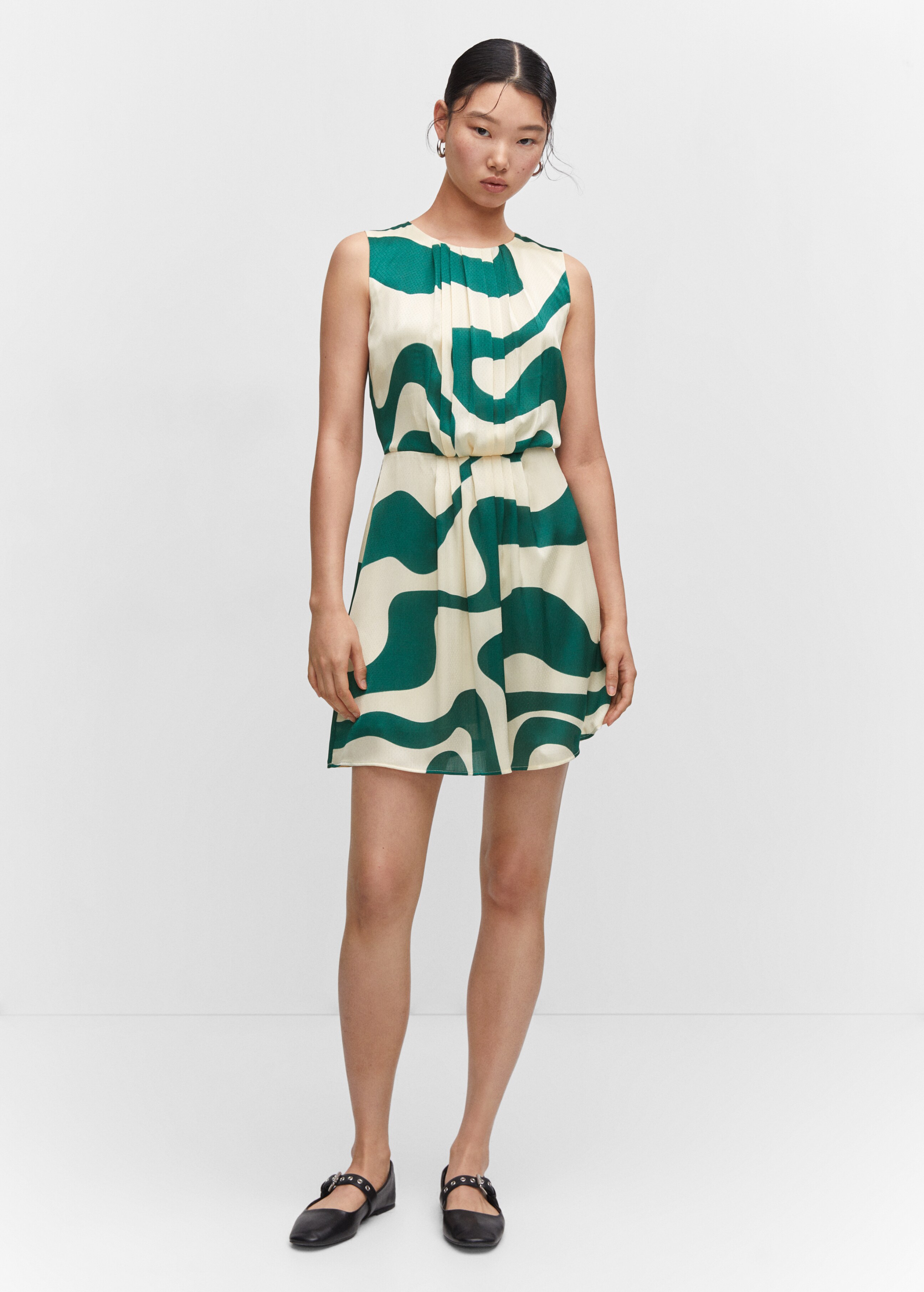 Printed dress with pleated details - General plane