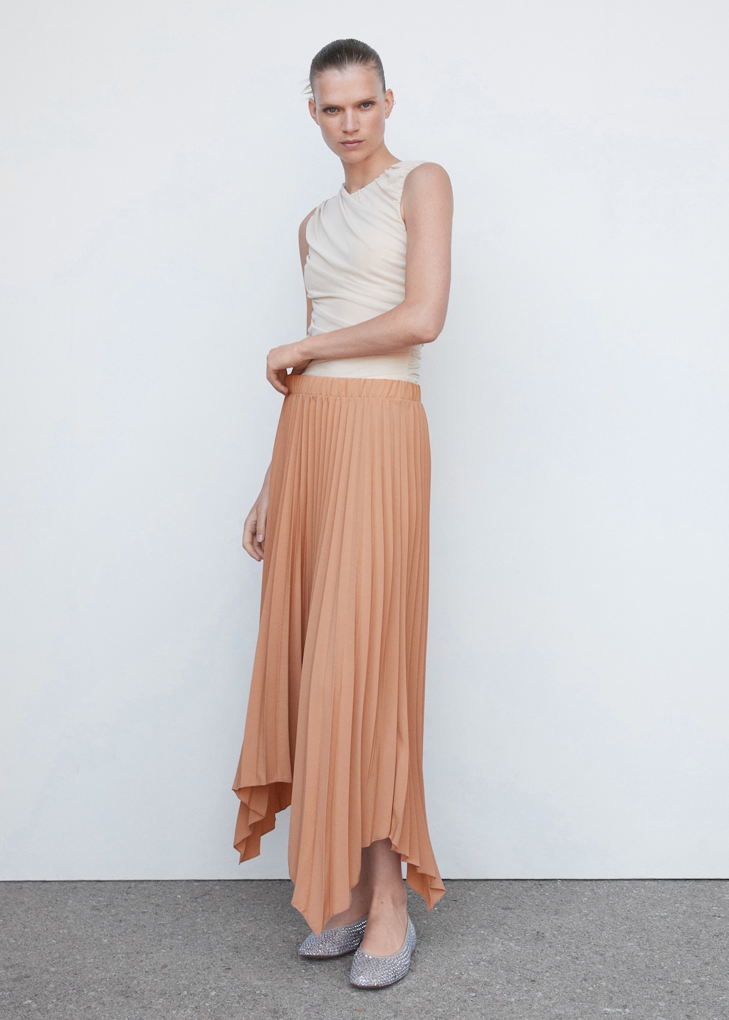 Pleated asymmetric skirt  - General plane