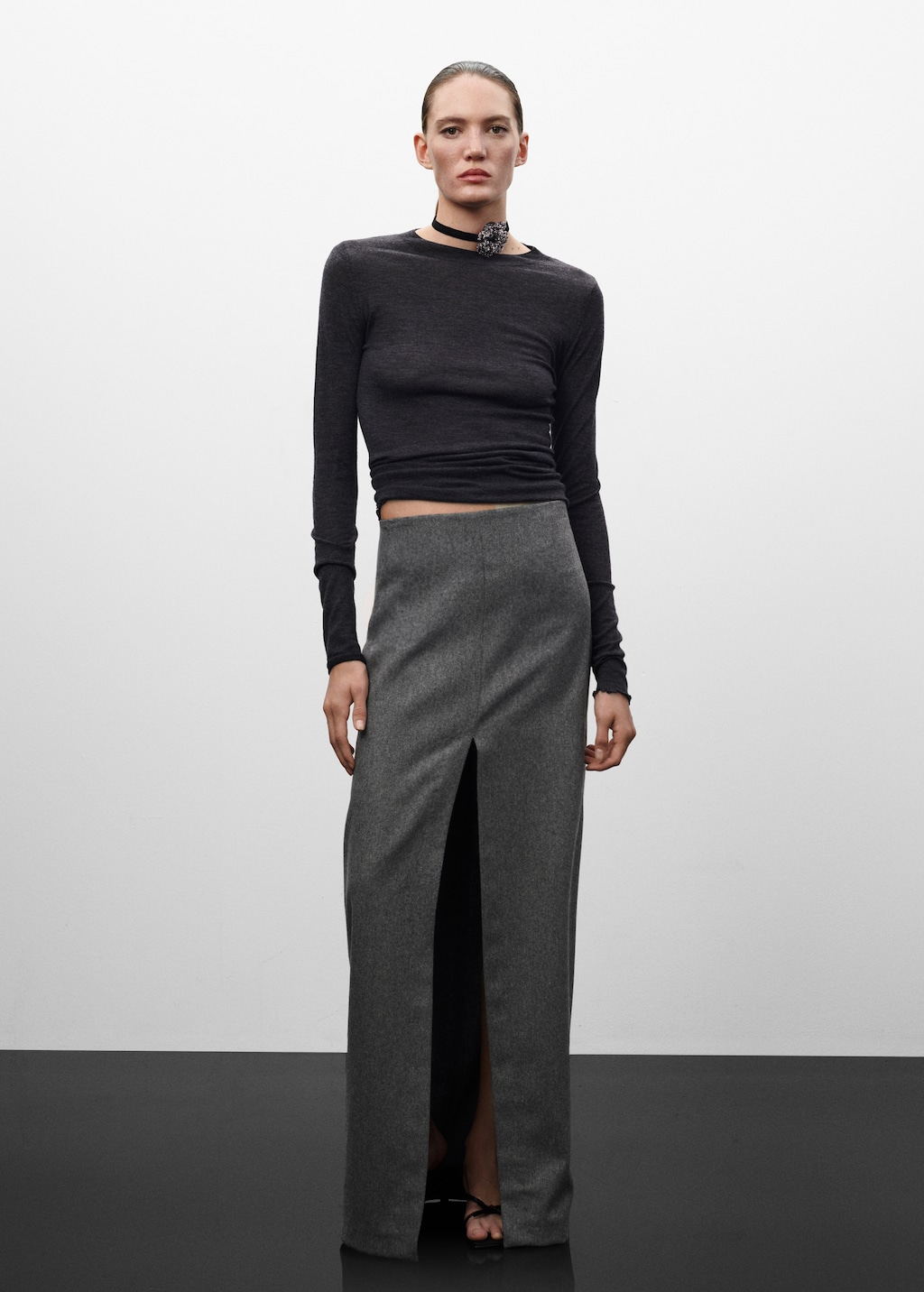 Wool skirt with slit - General plane