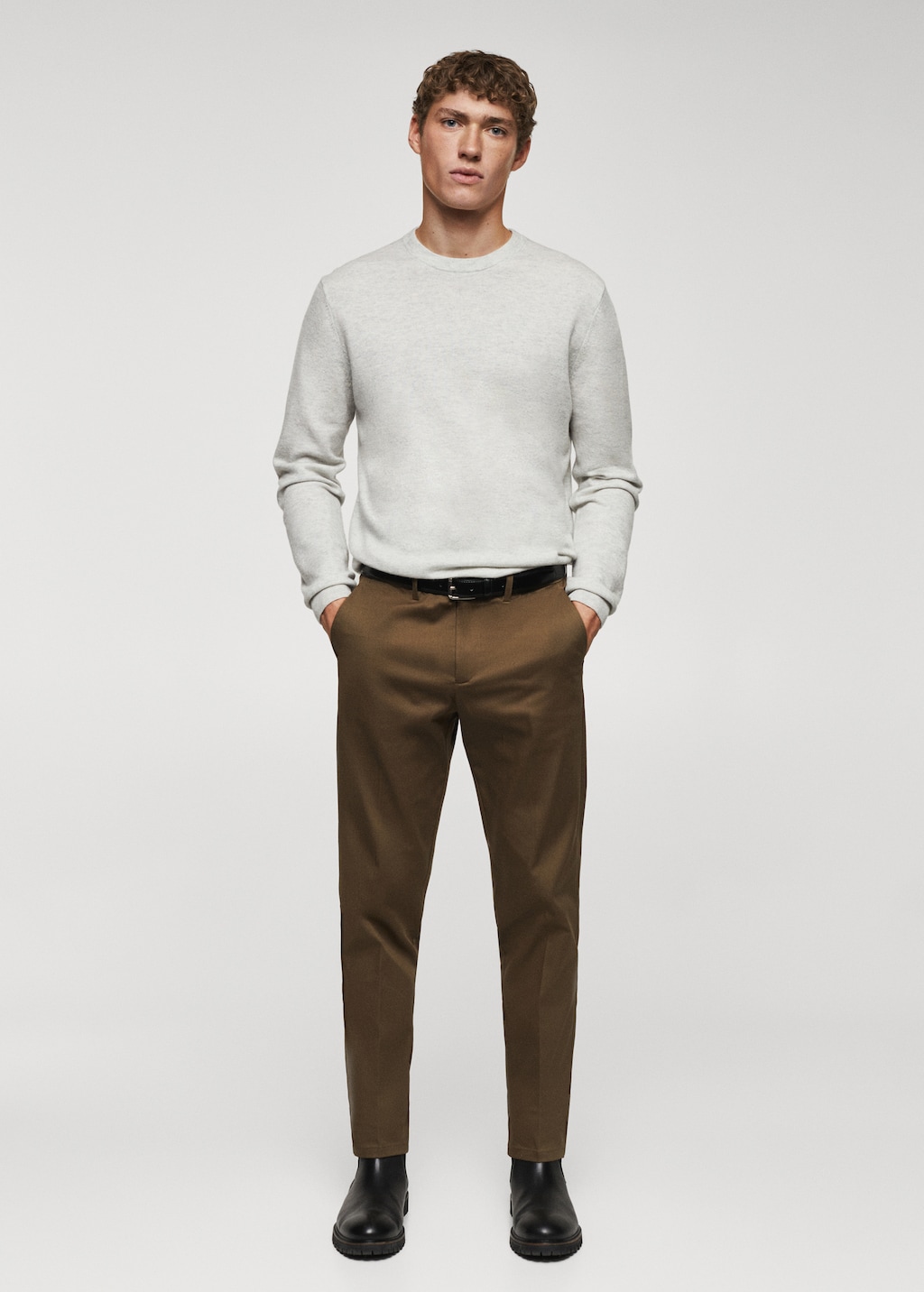 Pantalón chino slim fit - Plano general