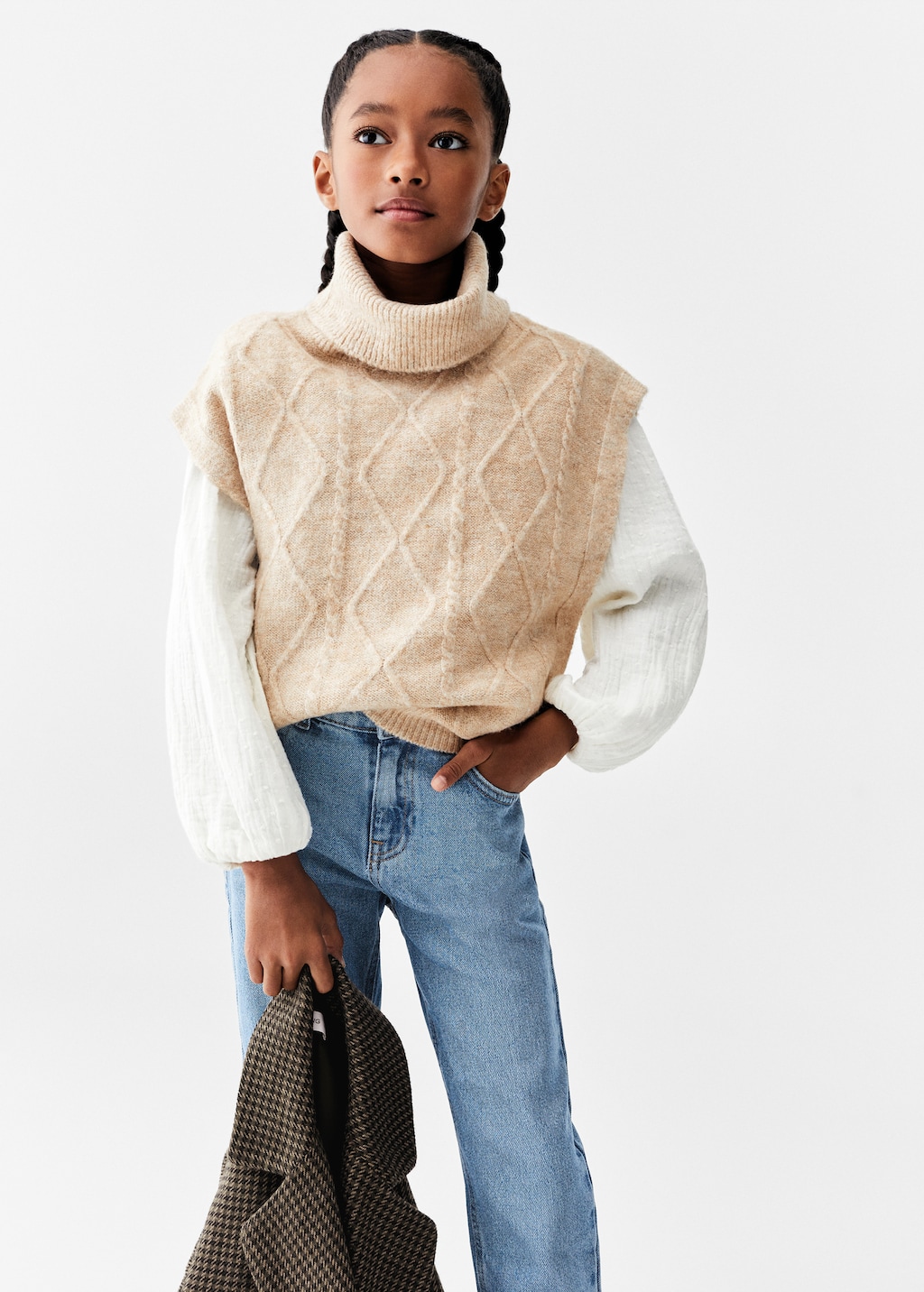 Turtleneck knitted gilet - General plane