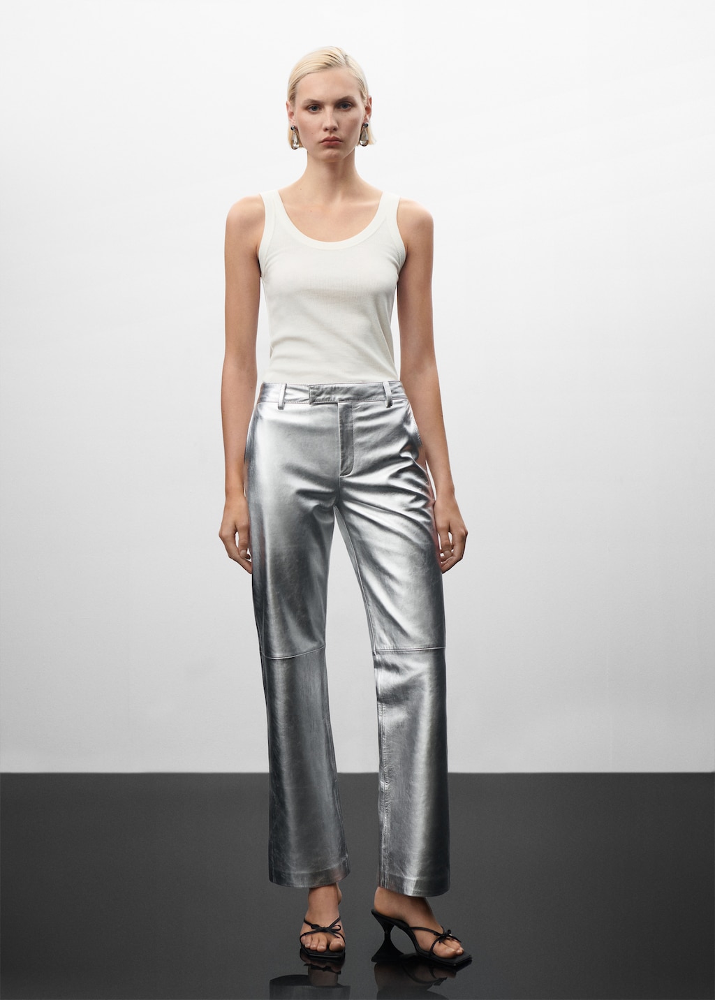 Metallic leather trousers - General plane