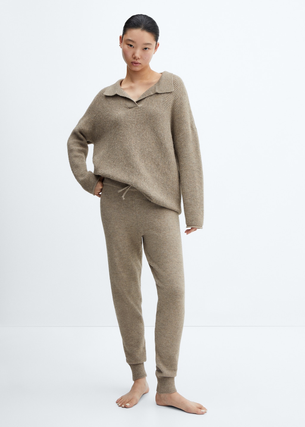 Oversized knit sweater - General plane