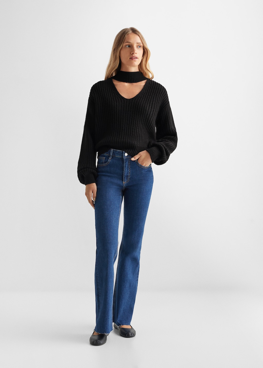 Open-neck sweater - General plane