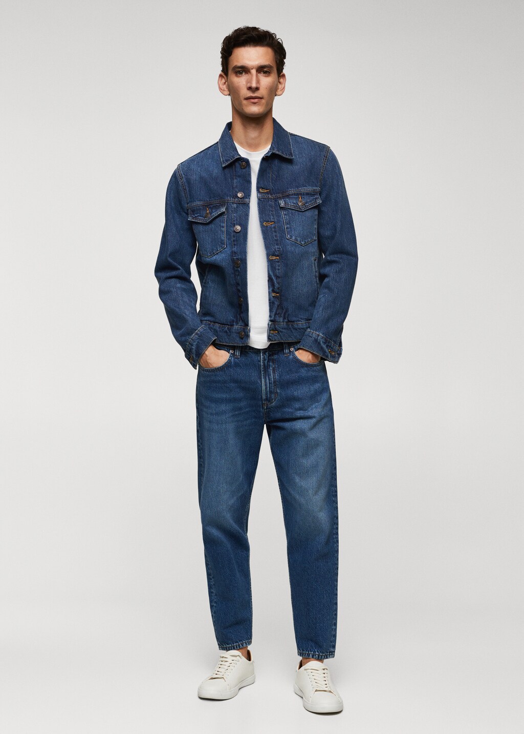 Jeans tapered-fit i mørk vask - Total bildeutsnitt