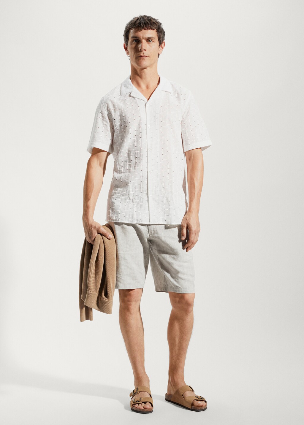 Slim-fit linen bermuda shorts - General plane