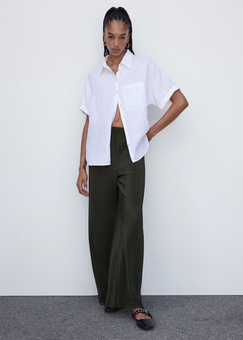 Pleated straight trousers - General plane