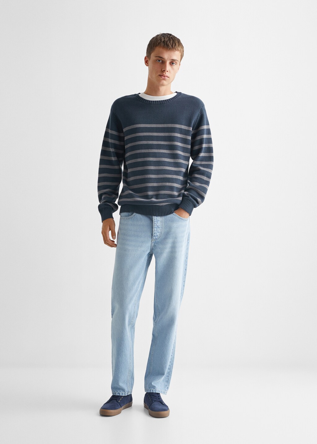 Striped knit sweater - General plane