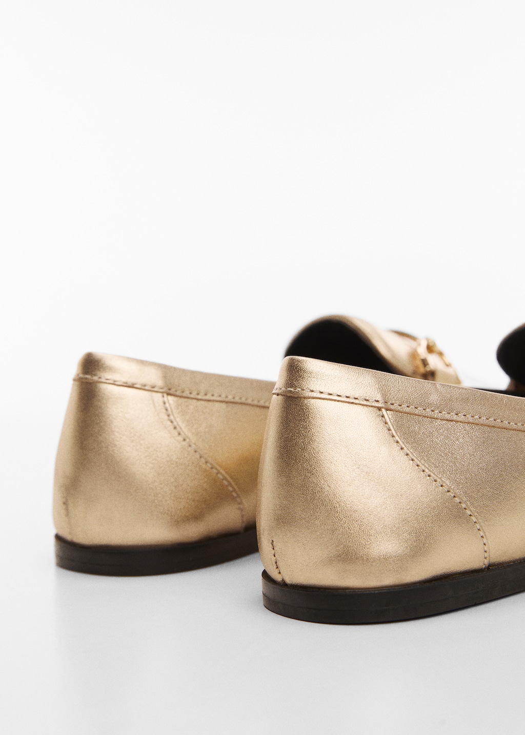 Leather moccasins with metallic detail - Details of the article 1