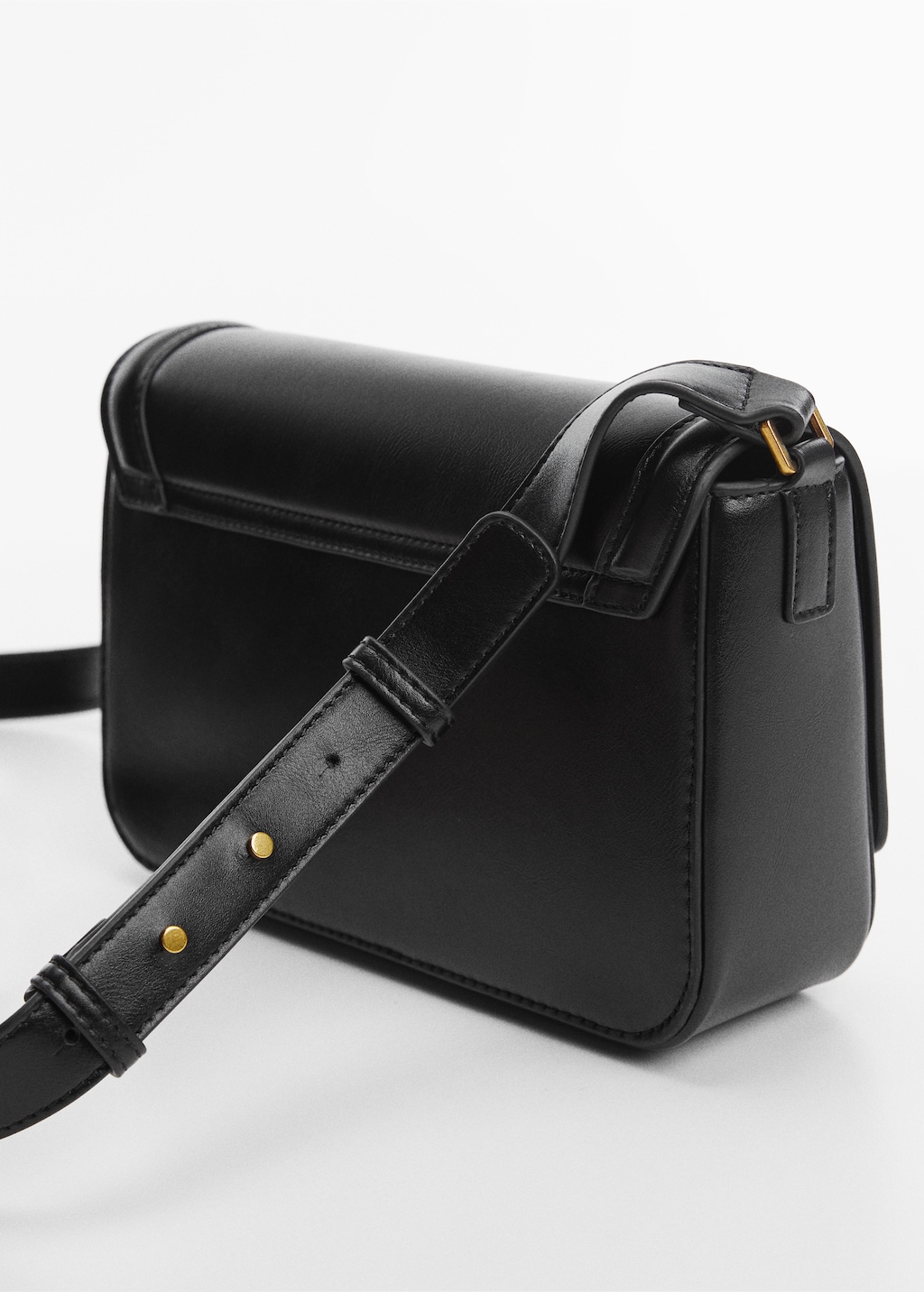 Crossbody bag with flap - Details of the article 1