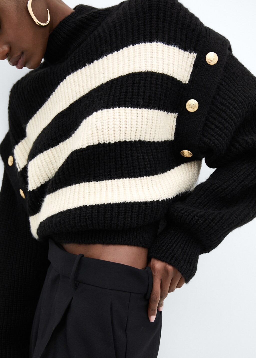 Buttoned striped sweater - Details of the article 6