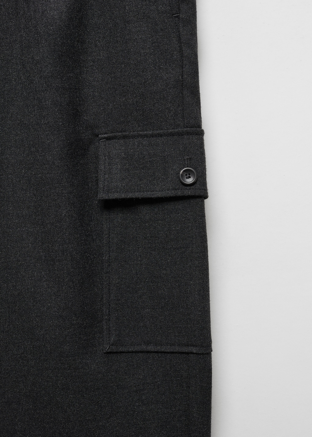 Pleated cargo trousers - Details of the article 8