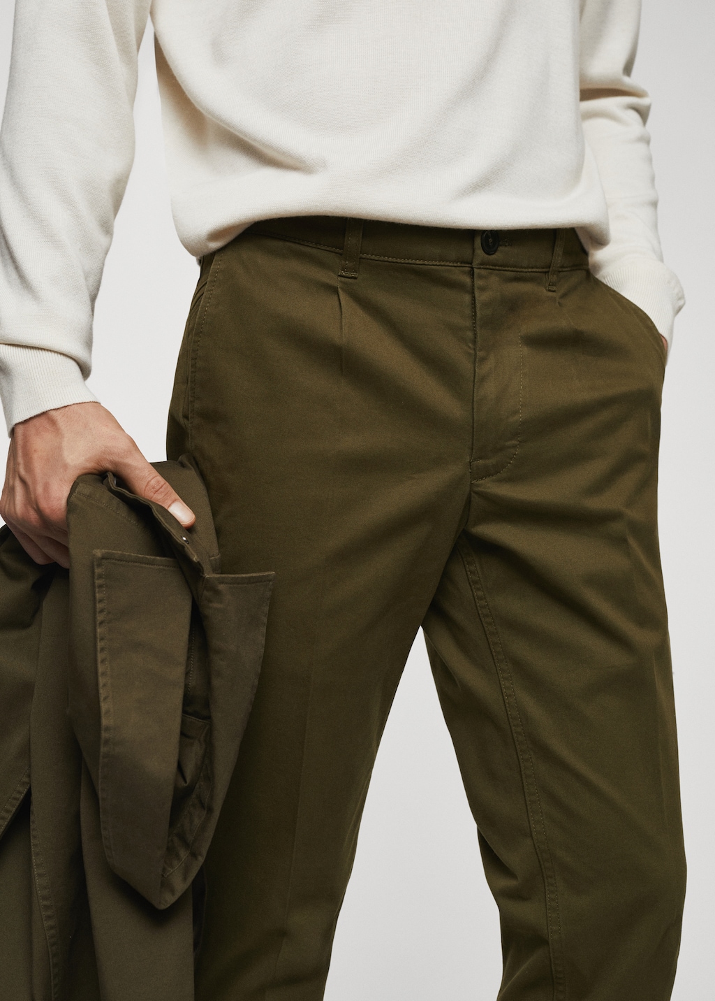 Pleated slim fit chinos - Details of the article 1