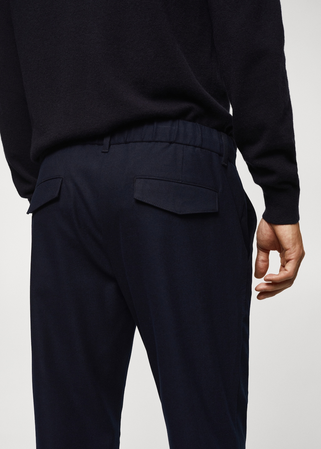 Slim-fit jogger trousers with drawstring - Details of the article 2